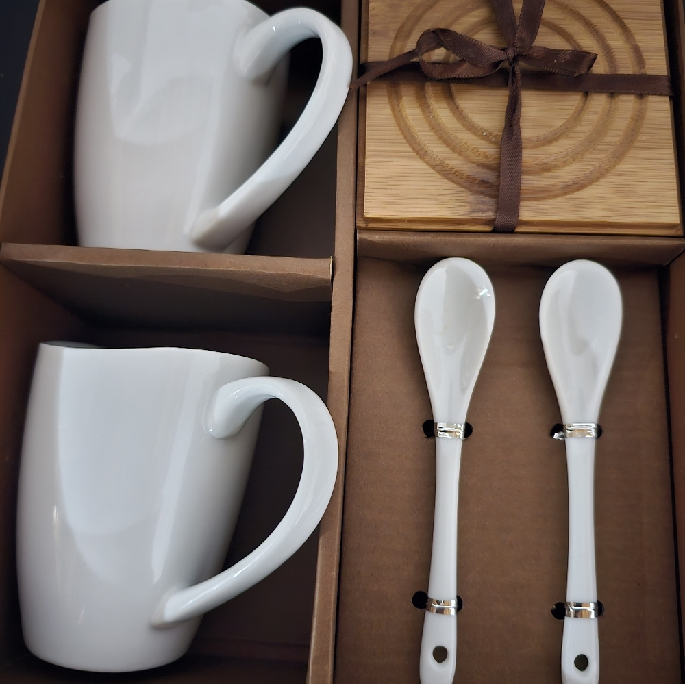 2 coffee mugs with 2 spoons and 2 coaster gifts set